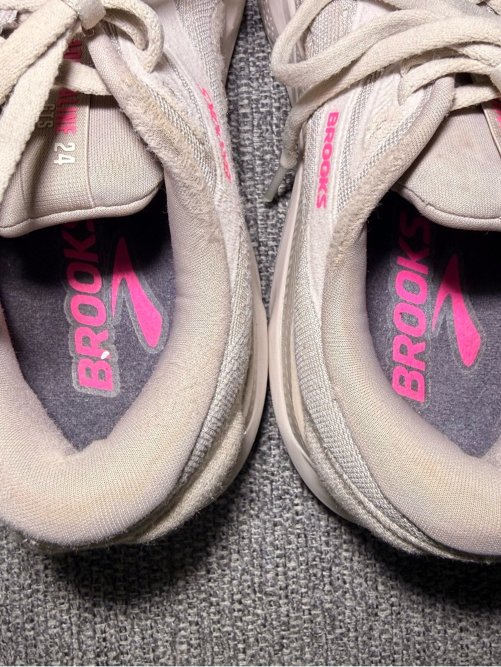 BROOKS  Women’s Adrenaline GTS 24 Running Shoes Chateau Grey Coconut Pink Size 9 - Picture 5 of 14